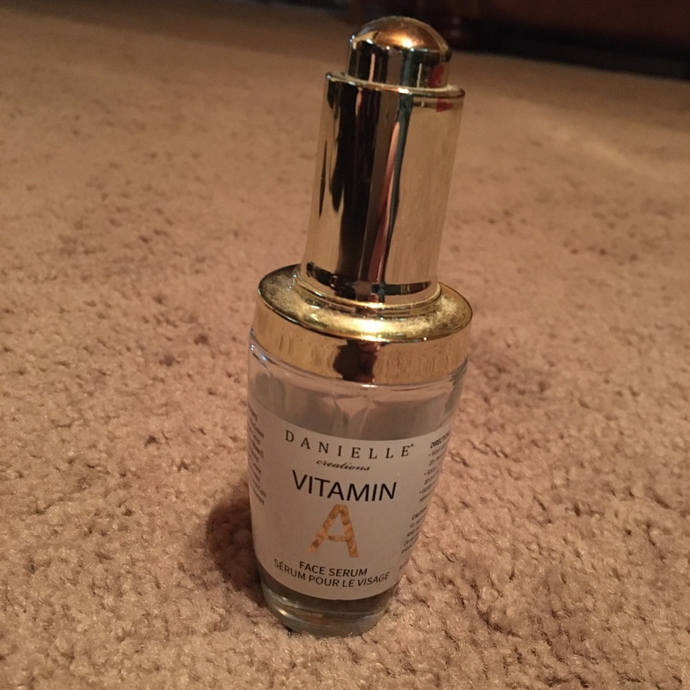 Free With Purchase ~ Face Serum